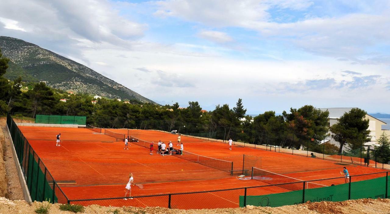 Bretanide Sport & Wellness Resort Bol Exterior foto